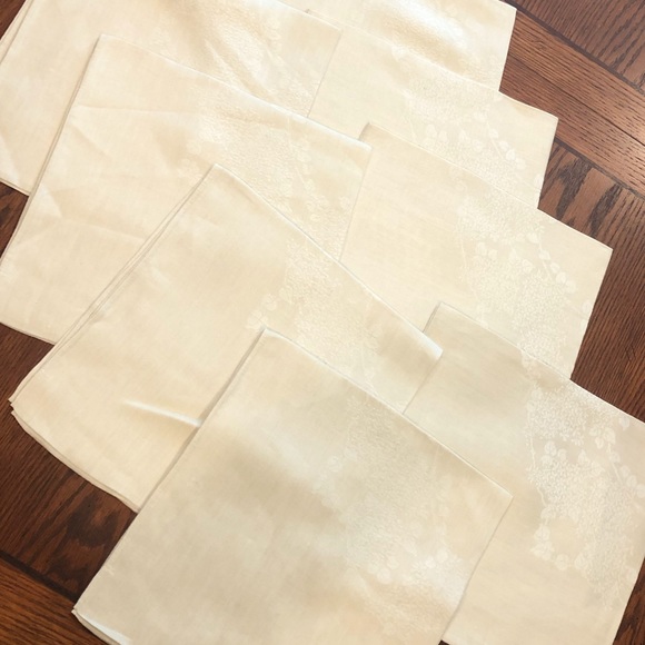 Ivory Napkins set of 8 - Picture 8 of 10